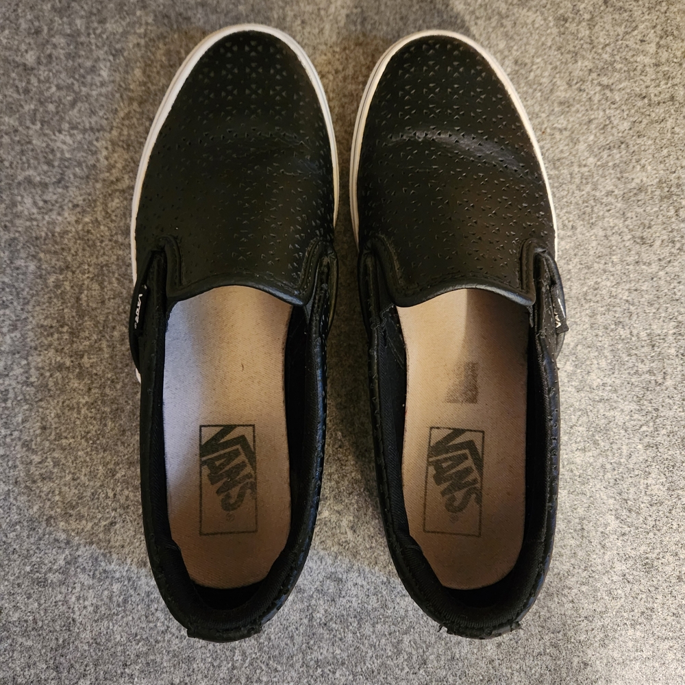 Vans Womens Perforated Black Sneakers 7.5